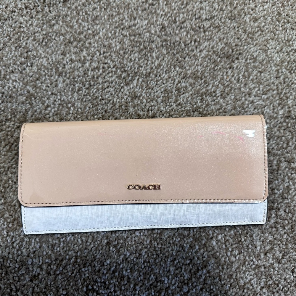 Coach Women's Beige and White Wallet